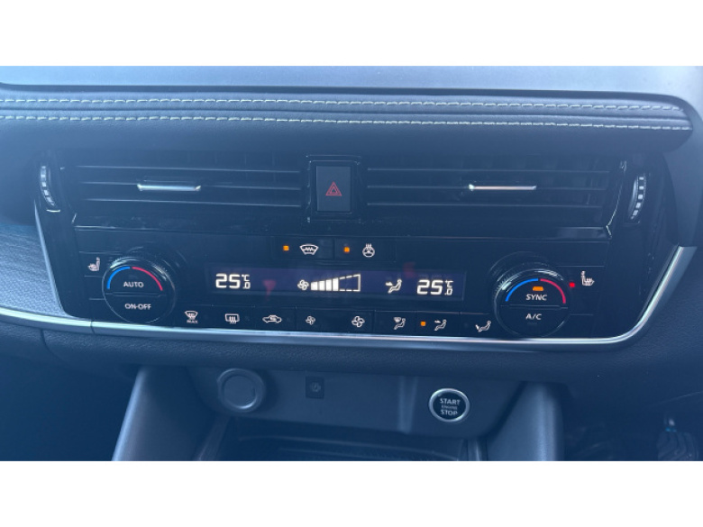 Nissan Qashqai 1.3 DiG-T MH Tekna 5dr Petrol Hatchback